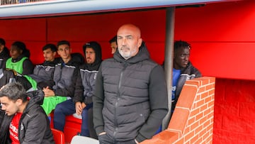 Juan Sabas durante el partido en Algeciras.