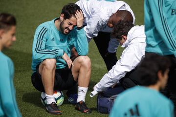 El susto de Isco protagoniza el entrenamiento del Madrid