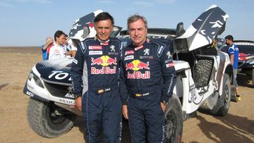 Carlos Sainz junto a su copiloto Lucas Cruz.