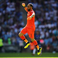 Claudio Bravo consigue la Community Shield con el City