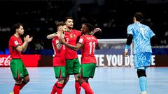 Portugal gana y España se mete en octavos sin jugar