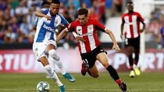 GRAF8706. LEGAN&Eacute;S, 25/09/2019.- El delantero marroqu&iacute; del Legan&eacute;s Youssef En-Nesyri (i) y el centrocampista del Athletic &Iacute;&ntilde;igo C&oacute;rdoba durante el partido de la sexta jornada de Liga que disputan este mi&eacute;rco