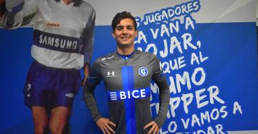 Así es la nueva camiseta que presentó Católica para el 2020