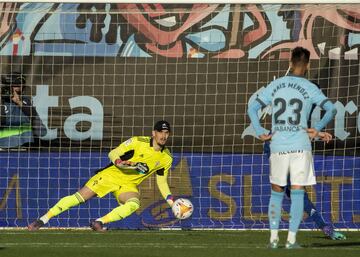 Benzema marca el 1-2 de penalti. 