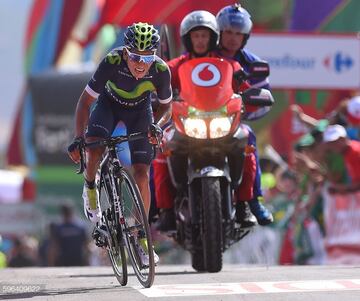 Vuelta a España - 29 de agosto de 2016. El segundo triunfo del colombiano en una de las grandes del ciclismo. Nairo se llevó la victoria en la etapa 10 y cruzó la última etapa vestido de rojo. 