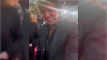 El c車mico momento que vivi車 Tom Cruise con una fan en la alfombra roja de Misi車n Imposible