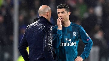 Cristiano charla con Zidane.