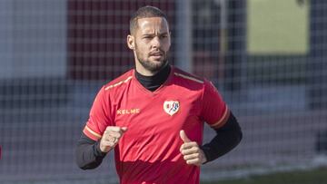 Mario Su&aacute;rez, durante una sesi&oacute;n de entrenamiento del Rayo.