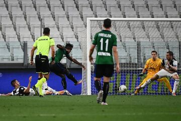 Golazo de Duván Zapata ante la Juventus. El delantero colombiano llegó a 15 anotaciones en Serie A