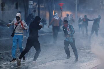 Batalla campal entre los ultras del Marsella y la policía