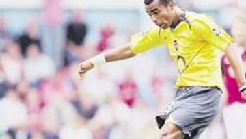 <b>COTIZADO. </b>Ashley Cole pasa, en estos momentos, por ser uno de los mejores laterales izquierdos del mundo.