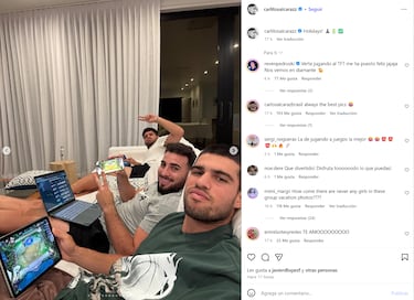 El tenista Carlos Alcaraz disfruta de las vacaciones con uno de los más populares juegos multijugador de los últimos años