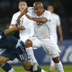 Arévalo Ríos, a la espera de un llamado de Colo Colo para dejar Racing