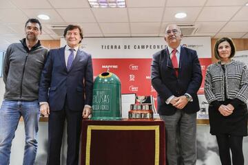 Sergi Bruguera, José Ramón Lete, Miguel Díaz y María Teresa Girau en la presentación de la lista del equipo español de Copa Davis para la eliminatoria de cuartos de final ante Alemania que se disputará en Valencia.