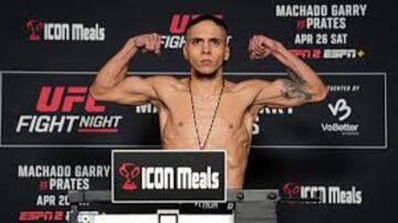 Su apodo es el 'Charro Negro' y Roberto Romero se ha dado a respetar en el octágono del UFC con un récord de 8-5-1.