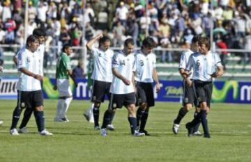 Rumbo al Mundial de Sudáfrica 2010, la selección argentina dirigida por Diego Maradona, fue humillada por 1-6 en su visita a La Paz. la excusa, como siempre, fue la altura-