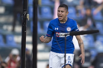 El 'Catita' ha destacado pese al mal momento de Cruz Azul, hasta en ataque ha aportado con dos anotaciones.