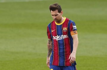 Lionel Messi looks dejected during Barcelona's 3-1 defeat to Real Madrid in el Clásico.