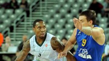 <b>HECHO. </b>El base Rowland (5 puntos y 5 rebotes) frente a Babic.