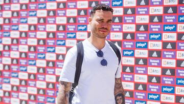De Tomás, llegando a Las Rozas con la Selección.