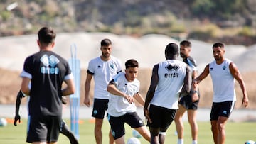 17/09/25 ENTRENAMIENTO CASTELLON
PRIMER ENTRENO NUEVO FICHAJE ENTRENADOR PABLO HERNANDEZ
FOTO ENVIADA CONRADO.VALLE.