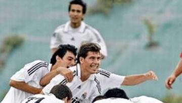 <b>UN PIÑA. </b>El Castilla celebró los goles como un equipo unido.