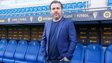 Sergio posa en su presentación con el Cádiz.