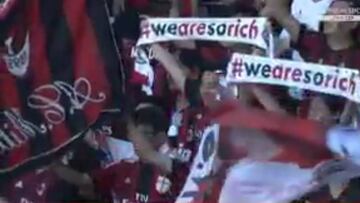 Son ricos...¡Y lo saben! Así es la nueva bufanda de los fans del Milán