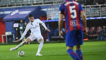 Así anotó Fede Valverde en el Eibar-Real Madrid el 0-4 final.