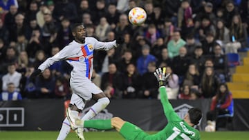 Barcelona's French forward Ousmane Dembele (L) scores his team's second goal during the Spain's Copa del Rey (King's Cup) round of 32, first leg, footbal match between Intercity CF and FC Barcelona at the Jose Rico Perez stadium in Alicante, on January 4, 2023. (Photo by Jose Jordan / AFP)