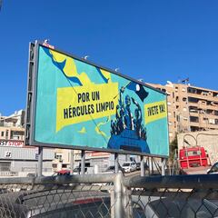 La afición del Hércules contrata vallas contra la gestión de Ortiz