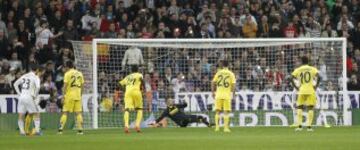 1-0. Cristiano Ronaldo anotó el primer tanto desde los once metros.