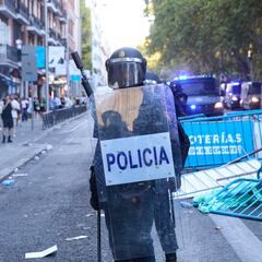Los incidentes en el final de La Vuelta dejan 22 policías heridos y dos detenidos