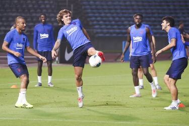 Griezmann: "Luis Suárez phoned to welcome me to Barcelona; Messi hasn't yet though"