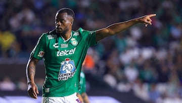 during the Quarter-Final first leg match between Leon and Cruz Azul as part of the Liga BBVA MX, Torneo Clausura 2025 at Nou Camp Stadium on May 08, 2025 in Leon, Guanajuato, Mexico.