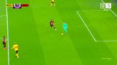 Lo de los porteros se empieza a ir de las manos: surrealista gol en la Premier League