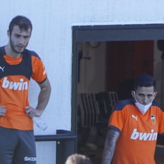 Ferro deja atrás su casa y se mira en el espejo de Ezequiel Garay