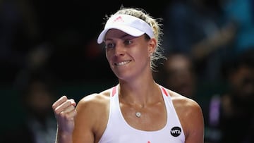 Kerber has one foot in last four after breezing past Halep