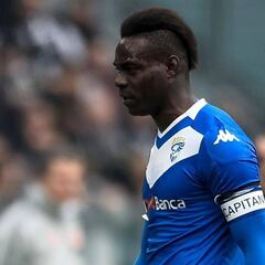 Las 5 estrellas mundiales que ha dirigido el DT que se acerca a la U