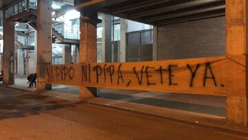 Pancartas contra Baraja en
El Molinón tras el partido