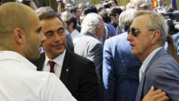 Cruyff: "Pep lo ve todo antes y el ejemplo es Mascherano"