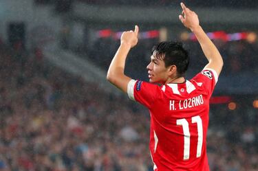 El atacante mexicano disputó la fase previa de la Champions League 2018-19 y consiguió el boleto a la fase de grupos con el PSV.