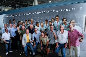 (De izq. a der.) Rodríguez, Binaburo, Arcega, Beirán, Llorente, Maragall, Corbalán, De la Cruz, Epi, Solozábal, Jiménez, Romay e Iturriaga.