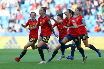 Jennifer Hermoso (second left) celebrates scoring for Spain during their 3-1 World Cup win over South Africa.