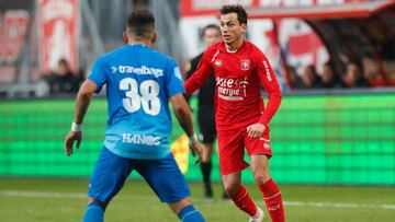 Javier Espinosa, futbolista espa&ntilde;ol del Twente, durante un partido de la Primera Divisi&oacute;n de Pa&iacute;ses Bajos.