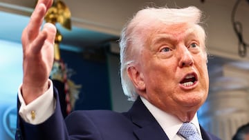 El presidente estadounidense alardeó sobre su popularidad en Venezuela y nuevamente bromeó con postularse a la presidencia.