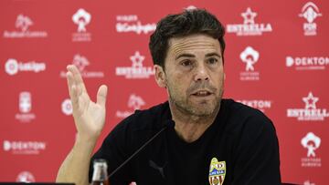 Rubi, técnico del Almería, durante una rueda de prensa.