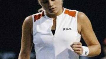 <B>EN FORMA.</B> El duelo entre las tenistas belgas sólo duró el primer set; luego todo fue un huracán tenístico de Clijsters, en plena forma para el US Open.