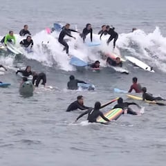 Vídeo: el caos se apodera de una ola de San Diego ante la invasión de un gran grupo de surfistas