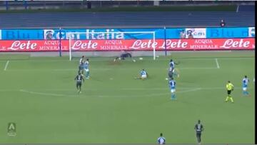 La increíble atajada de David Ospina para salvar a Napoli